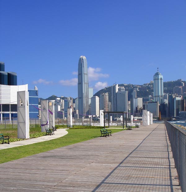 西九龍海濱長廊觀賞維港新景點 (Sep 2005)